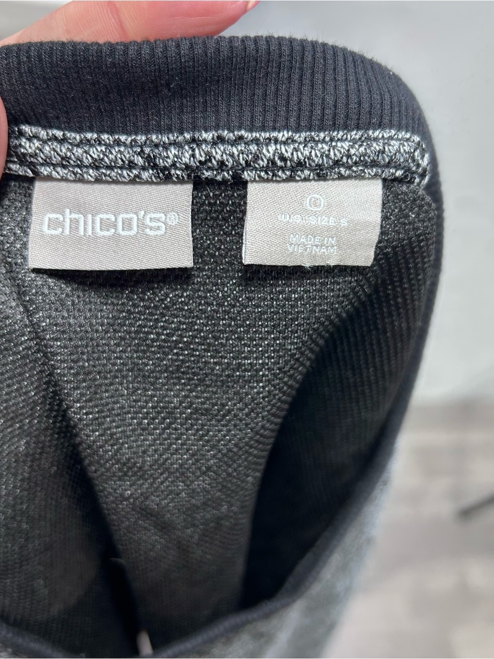Chico's Black White Silver Snakeskin Jacquard Top S - Picture 6 of 8